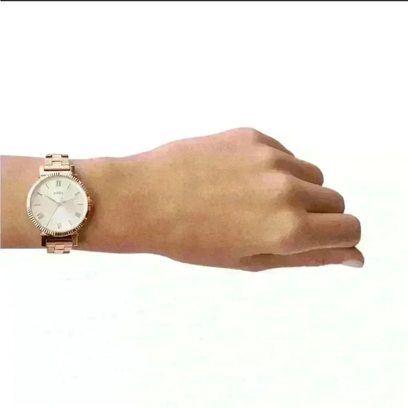 HOST PICK* BRAND NEW Fossil watch 💕 - Picture 2 of 11